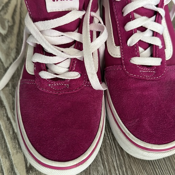 Vans - Picture 2 of 7